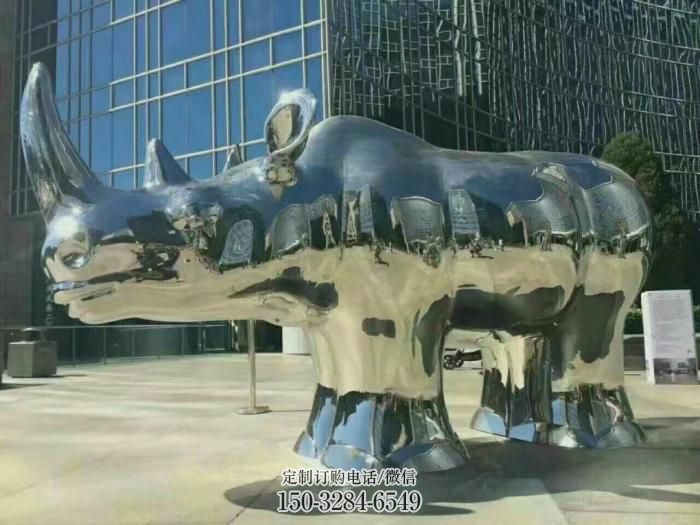 文化犀牛雕塑 景观户外牛类雕塑点击 户外不锈钢犀牛雕塑供给